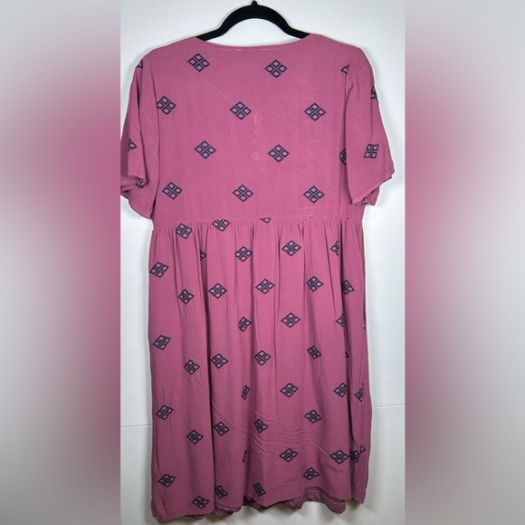 Polagram Pink Midi Dress with Navy Blue Pattern. VNeck. Short Sleeves. S… - Picture 2 of 8